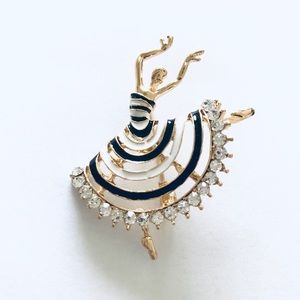 #86 NWT Dancing Lady Brooch 😍